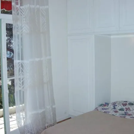 Appartement Moderne A Avec Vue Sur Et Montagne 85 M² *