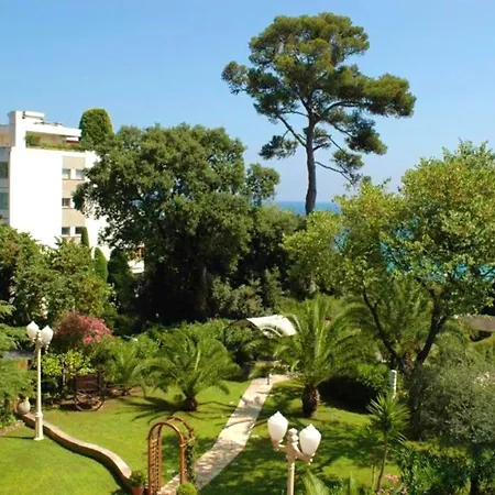 Apartment Moderne A Avec Vue Sur Et Montagne 85 M² Cannes