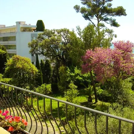 Daire Moderne A Avec Vue Sur Et Montagne 85 M² Cannes